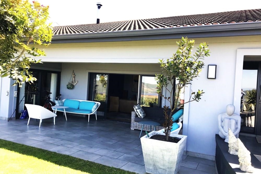 4 Bedroom Property for Sale in Heuwelkruin Western Cape